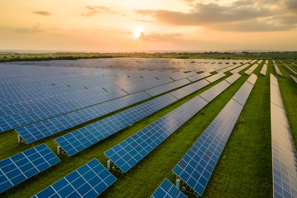 How How Solar Energy Reduces Carbon Emissions: A Win for Businesses and the Planet